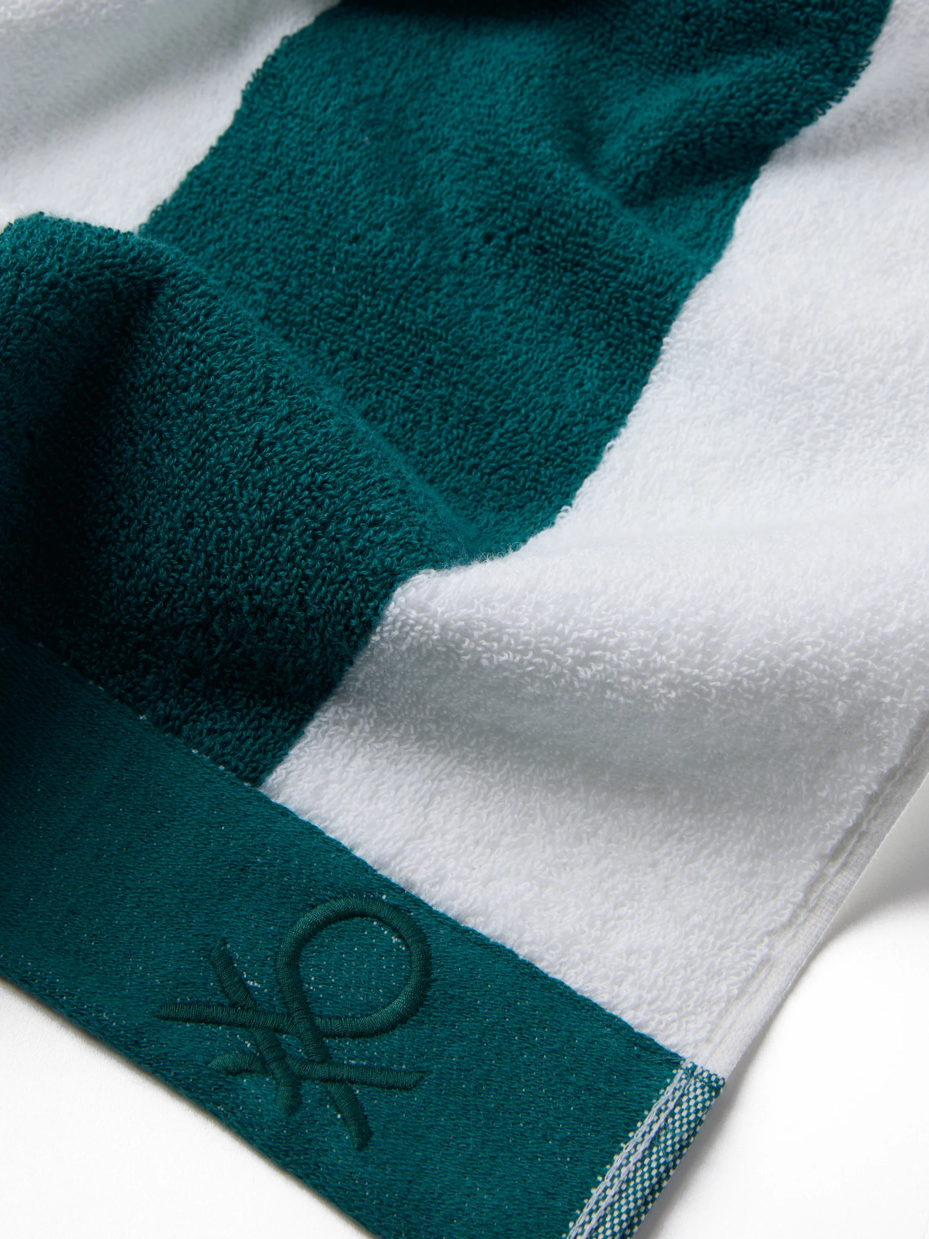 Benetton Stripes – מגבת פסים, ירוק - Image 4